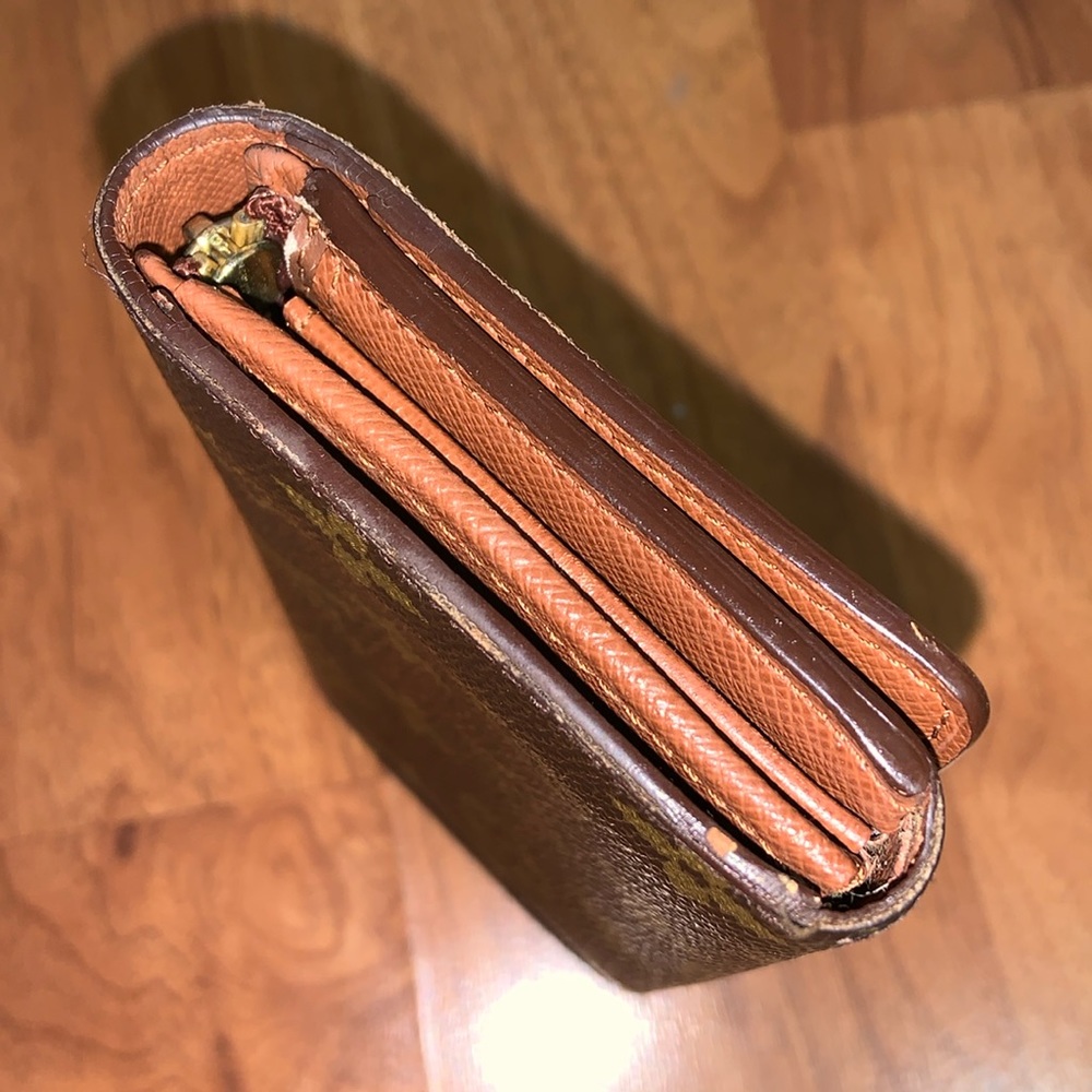 Authentic Louis Vuitton Monogram Cardholder Flap Wallet - Picture 3 of 16